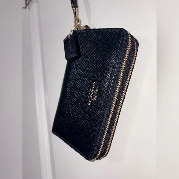 Coach Laurel Crossbody & Shoulder Collection | Medium, Mini & Double Zip Wallet - Picture 13 of 16